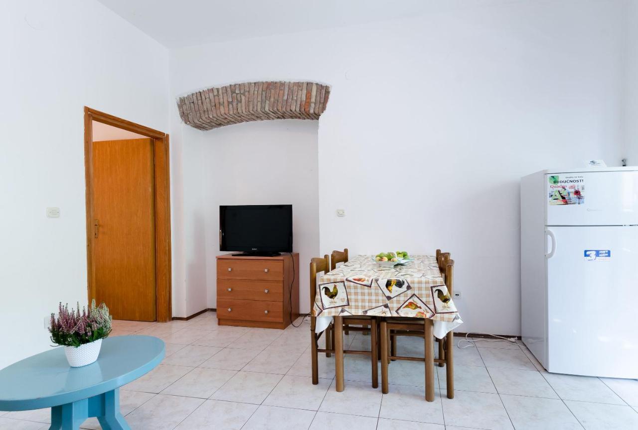 Apartments Massimo روفينج المظهر الخارجي الصورة